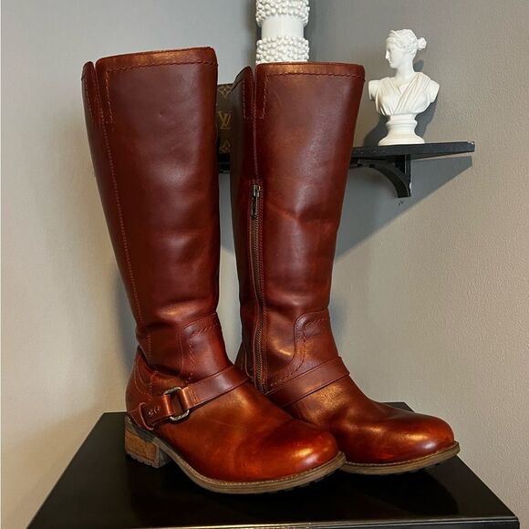 NWOT UGG Dahlen Bourbon Leather Riding Boot - Picture 1 of 15